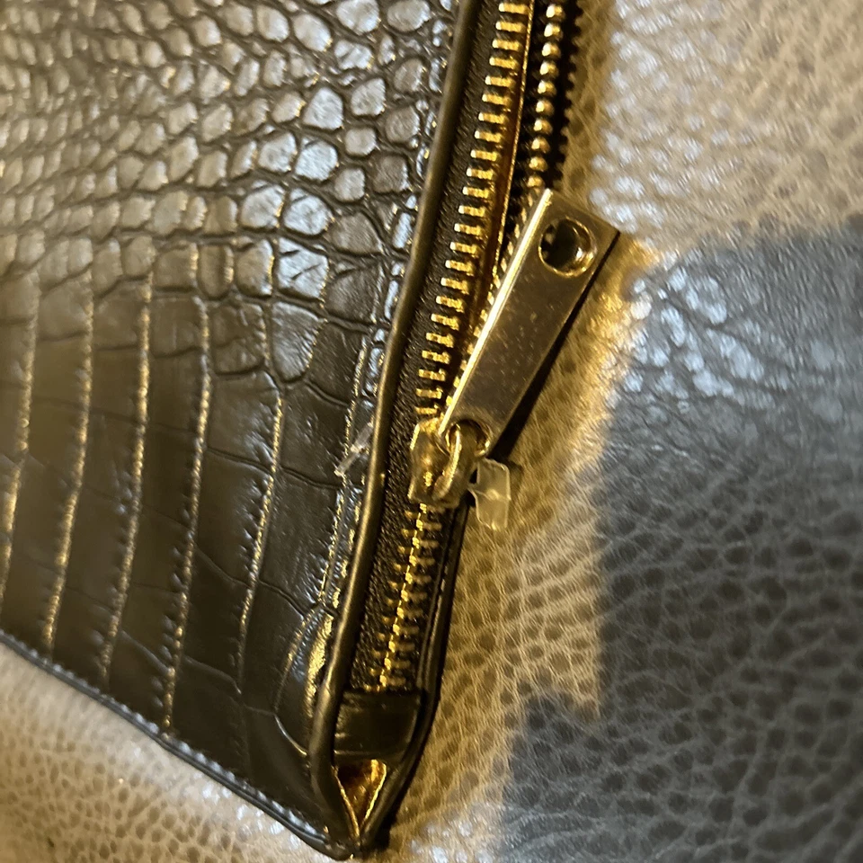 Cartera sin asas Christian Siriano reptil negra nueva forro dorado Foto 4 de 4