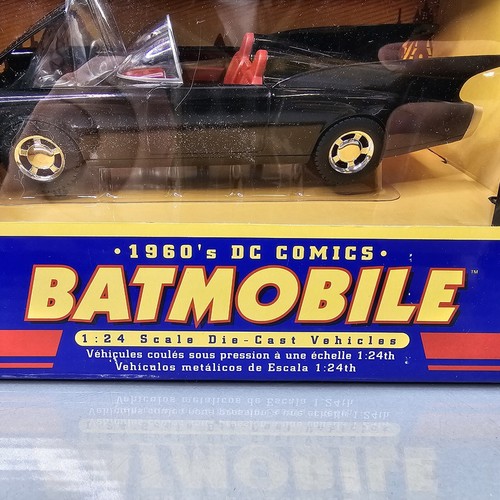 Corgi DC Comics 1960s BATMOBILE 1:24 Scale Diecast & Communicator 77501 OPEN BOX - Picture 2 of 16