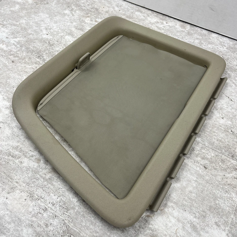 Jeep Commander 2006-2010 techo corredizo trasero izquierdo pantalla 1DD73BD1AA bronceado OEM Foto 4 de 4