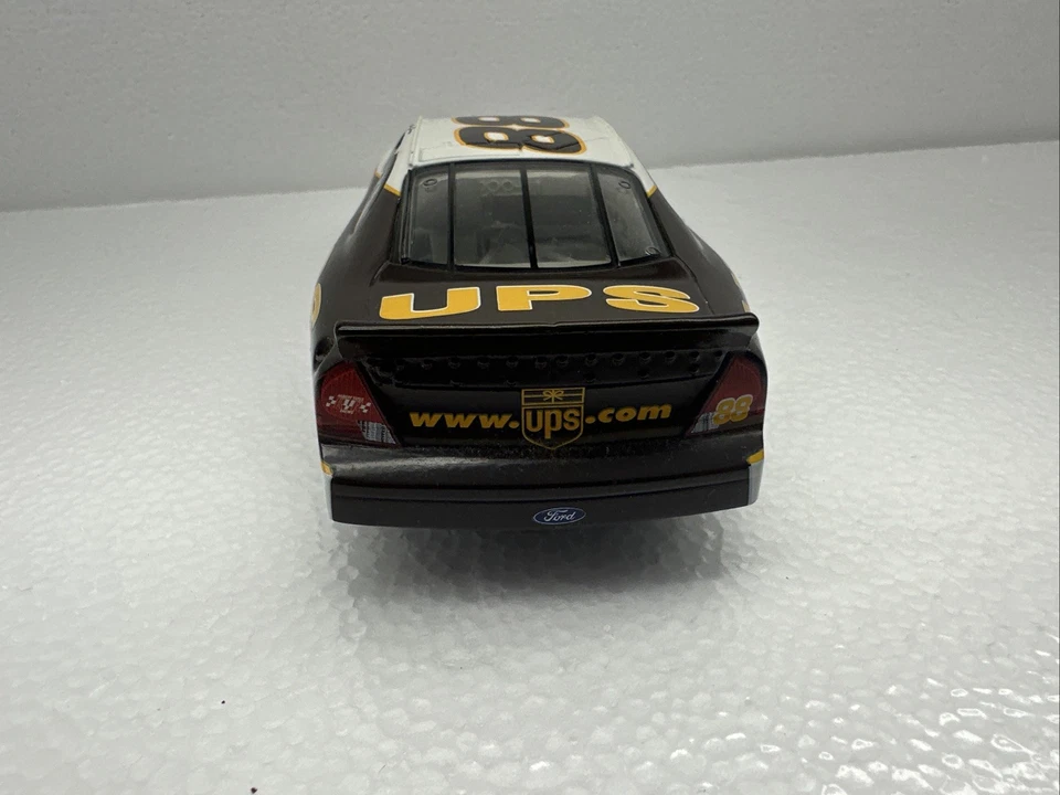 HASBRO 2001 DALE JARRETT #88 FORD TAURUS UPS NASCAR 1:24 - Image 3 of 4
