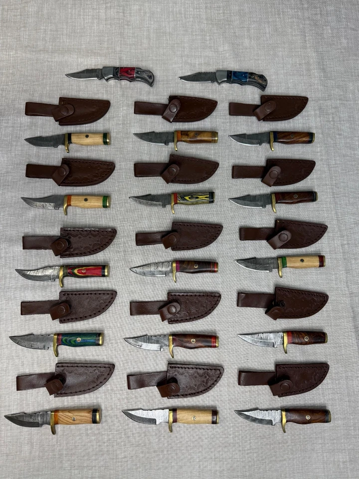 Lote de 20 cuchillos de ciervo/cuerna afilados de caza de acero Damasco hechos a mano con funda Foto 2 de 4
