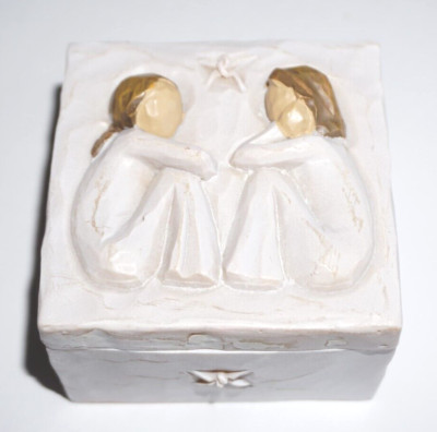 Willow Tree Friendship Keepsake Trinket Box ''Forever True, Forever Friends'' 2003