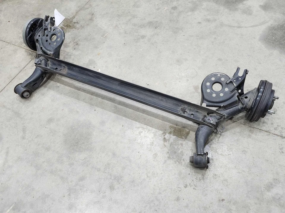 Conjunto de eje de haz trasero Mitsubishi Mirage 2014-2015 genuino OEM 4120A150 Foto 4 de 4