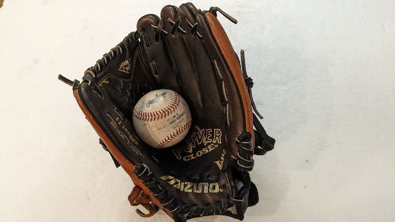 Mizuno MMX110P Baseball/Softball Glove 11" Ballpark Series RIGHT HAND THROW,NICE