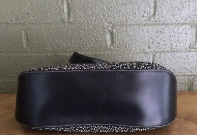 Sac à Main The SAK Eliott Lucca – Tweed Noir Texture, Forme Carrée, Accents Nœud