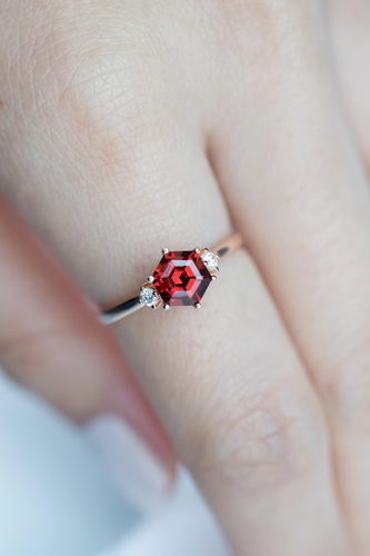 Anillo de plata esterlina 925 corte hexagonal rojo anillo de granate vintage único anillo de granate - Imagen 2 de 3