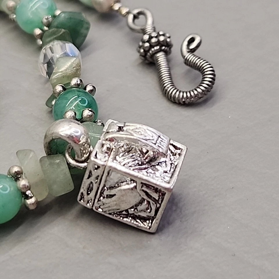 Collar Caja Oración Cuentas Vidrio Verde Aventurina Tono Plata 23 pulgadas Foto 4 de 4