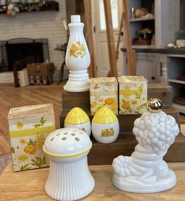 Vtg Avon Set of 4 1970's 'Buttercup Milk Glass Items + 1 White Cornucopia
