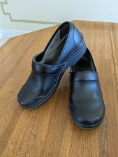Dansko Women's Shoes 9.5-10/40. Black Leather Upper. Read