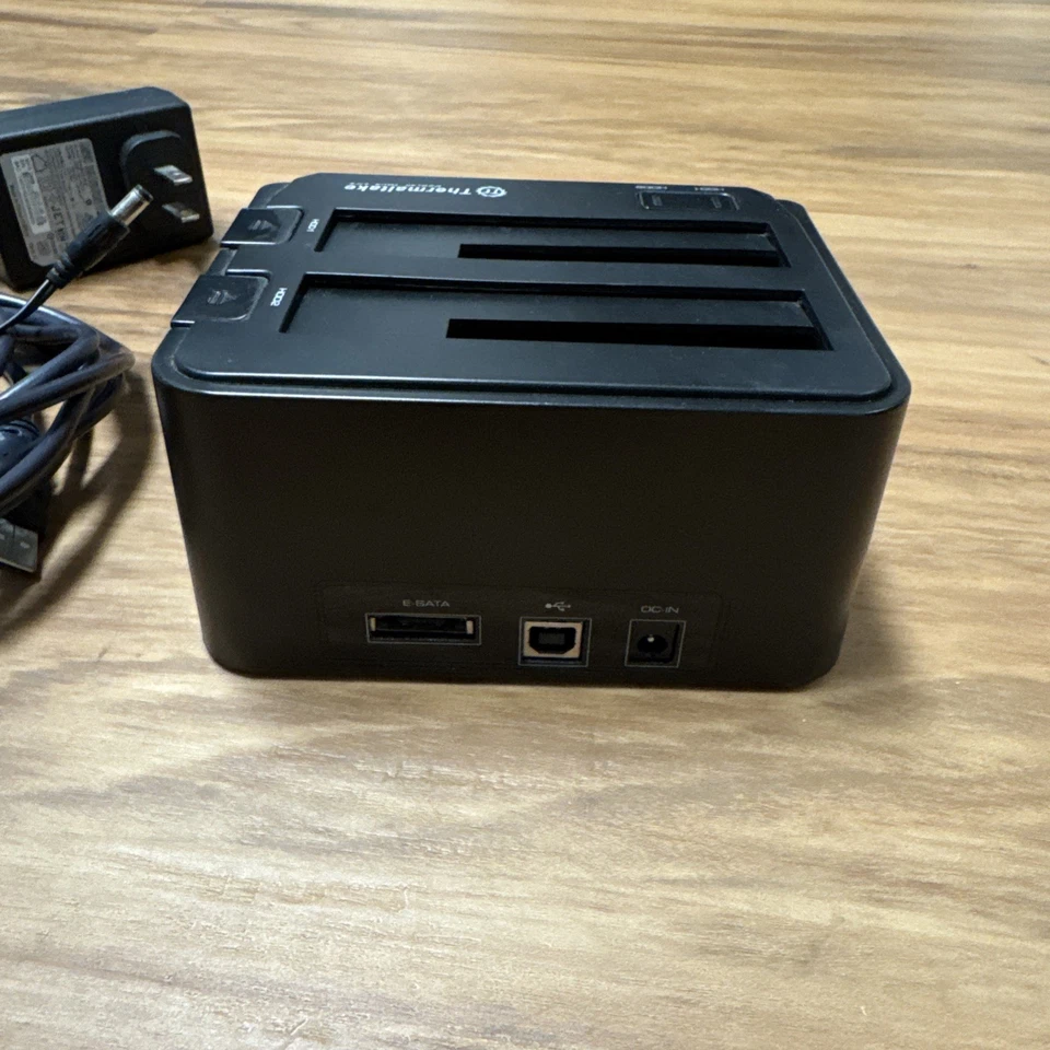 Thermaltake BlacX Duet Dual 2.5/3.5 SATA HDD eSATA y estación de acoplamiento USB ST0014U Foto 3 de 3