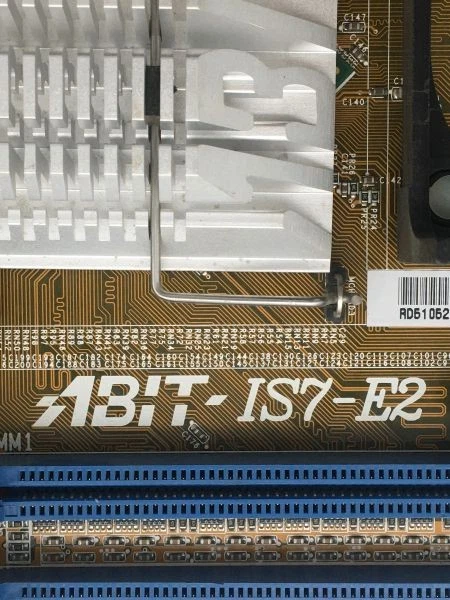 Abit motherboard socket 478, 2.4ghz cpu, is7-e2, 5x pci, 1x agp - Image 4 of 4