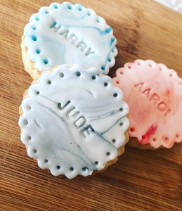 personalised baby biscuits
