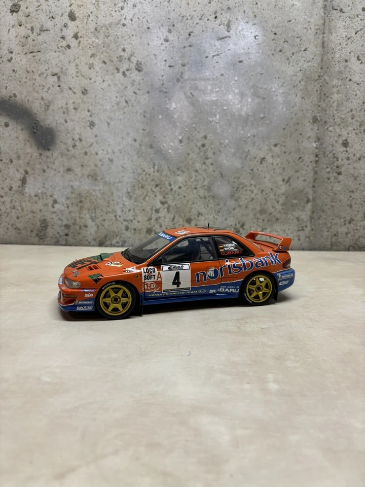 AutoArt escala 1/18 - 2000 Subaru Impreza WRC - #4 equipo de rally de concesionarios Foto 4 de 4