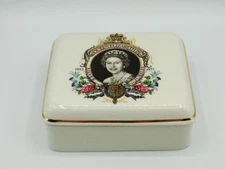 Lord Nelson Pottery Queen Elizabeth II Silver Jubilee Lidded Trinket Jewelry Box