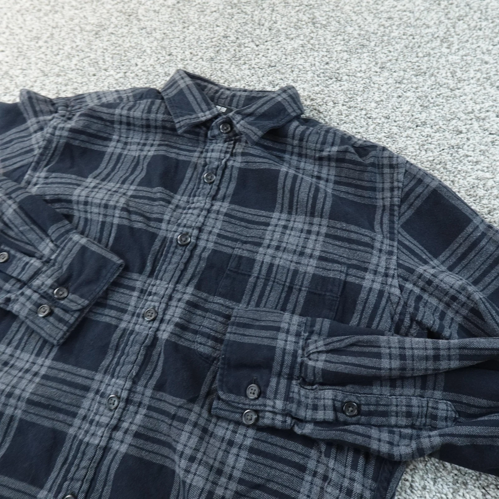 Uniqlo Shirt Mens M Black Plaid Soft Flannel Button Up Long Sleeve Casual Hiking
Opens in a new wind