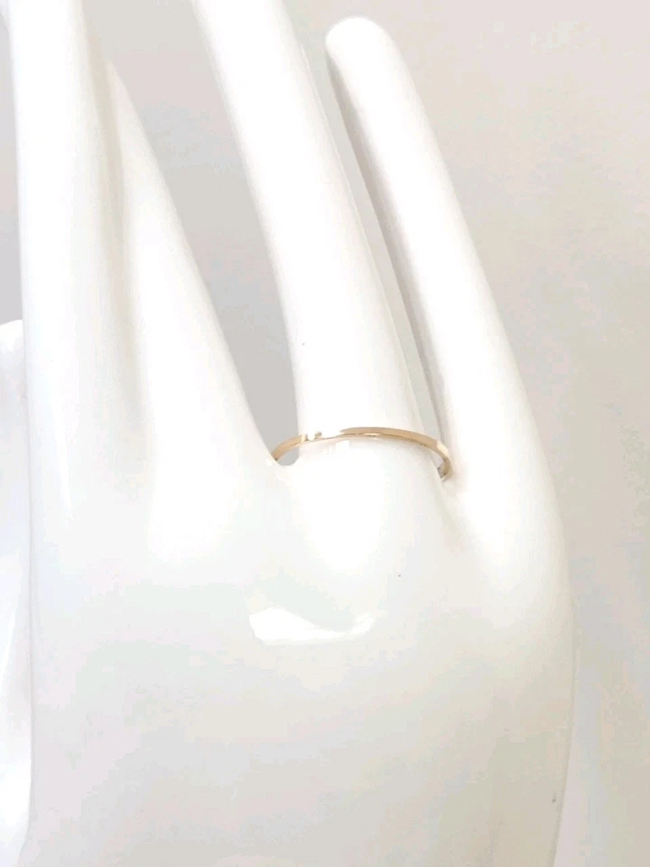 Anillo para mujer de oro amarillo de 14k HGE delgado suave ligero banda talla 6,25 Foto 4 de 4