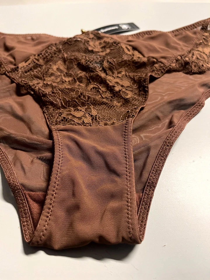 Sexy bragas brasileñas Ann Summers de encaje planeta para mujer Reino Unido 16 calzoncillo de tiro bajo desnudo Foto 4 de 4