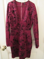 Windsor Burgundy & Black Floral Mini Dress Sz XS? S? Plunge neckline Long Sleeve