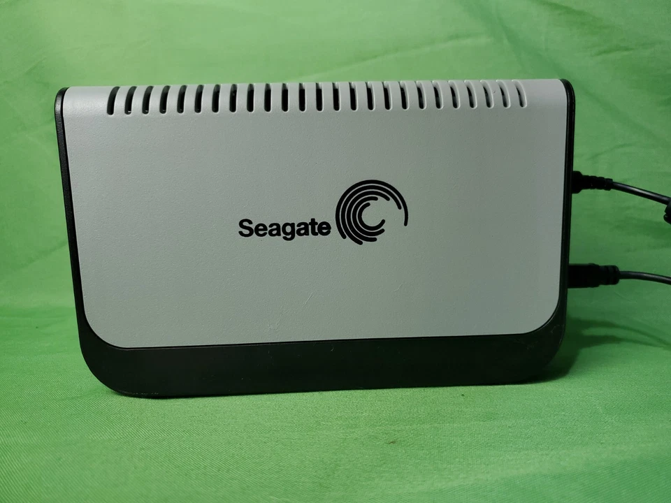Seagate 160GB External USB Hard Drive 9BD862-560 Retired Works Great ST300003U2 - Image 2 of 4