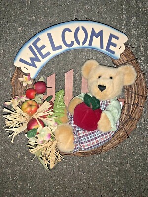 Vintage TEDDY BEAR Johnny Appleseed Apple Picket Fence WELCOME WREATH  sj3j7