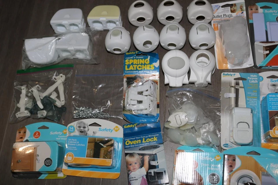 ENORME LOTE SEGURIDAD 1er gabinete a prueba de bebés cerraduras correas tapones cubiertas pestillos bonito Foto 2 de 4
