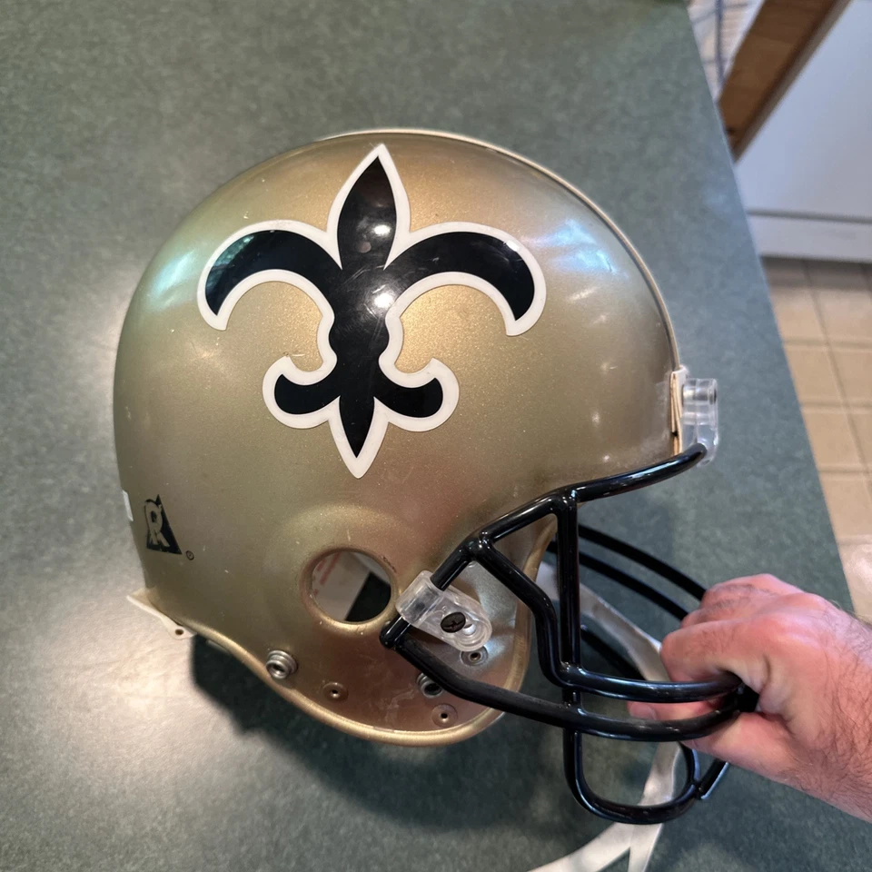 NEW ORLEANS SAINTS 1976 - 1999 RETRO RIDDELL VSR4 AUTÉNTICO CASCO TAMAÑO COMPLETO Foto 4 de 4