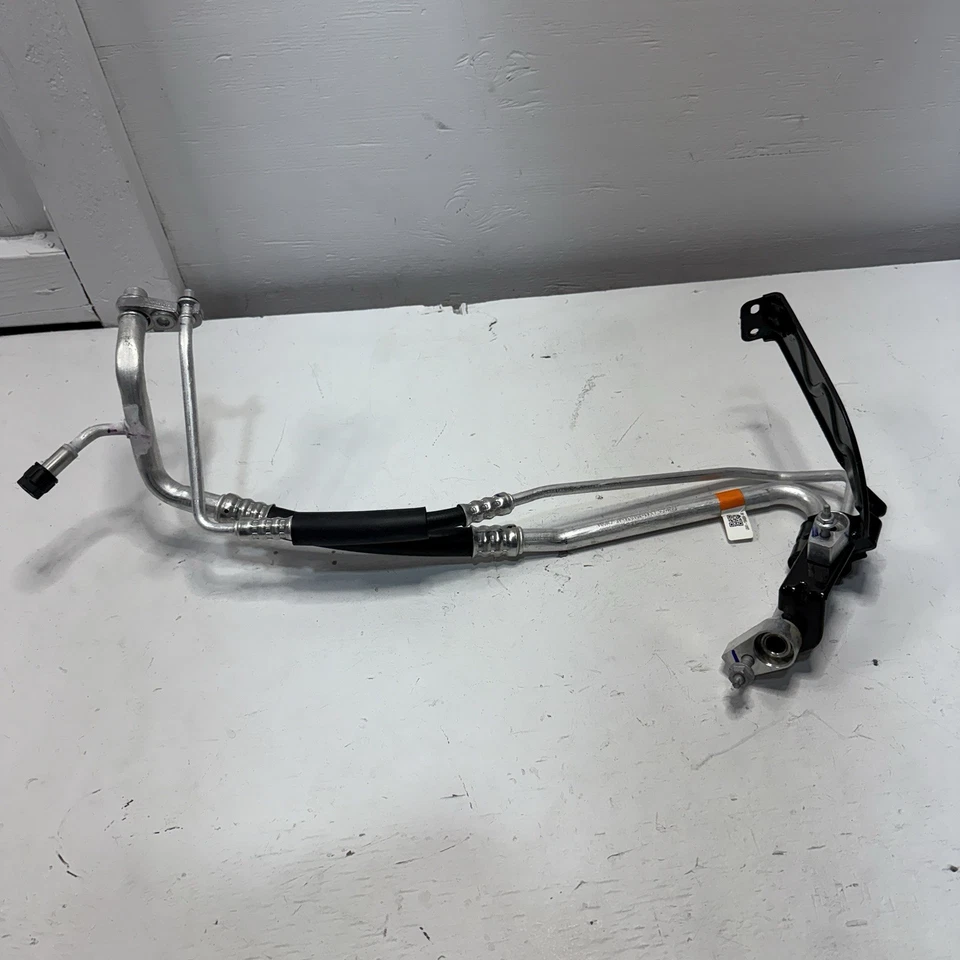 Ford Transit 150 250 350 2020-2025 tubo de aire acondicionado OEM LK41-19A834-AE Foto 3 de 4