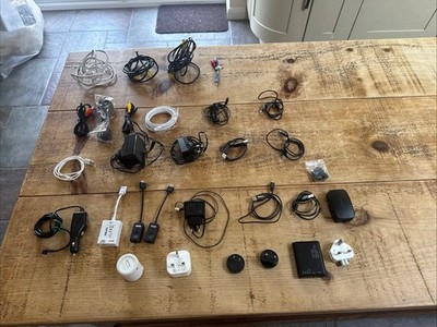 Gemischtes Konvolut Telefon/ Laptop/ Telefon/ und diverse Kabel und Stecker etc