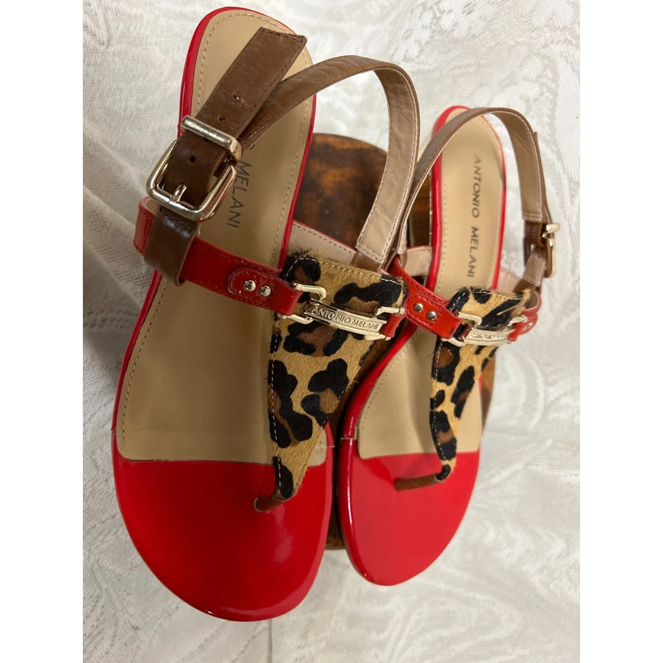 Sandalias de cuña Antonio Melani de charol rojo con estampado de leopardo talla 6,5 Foto 2 de 4