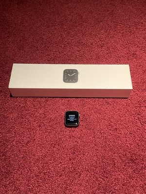 Apple Watch Series 5 40mm Space Gray Aluminium Case