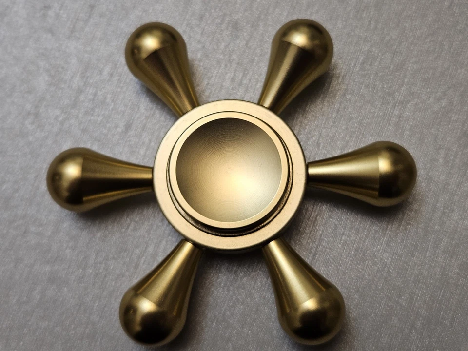 Coca-Cola Collectible Fidget Spinner w/ Case And Gold Brass Fidget Spinner — 第 4/4 张图片