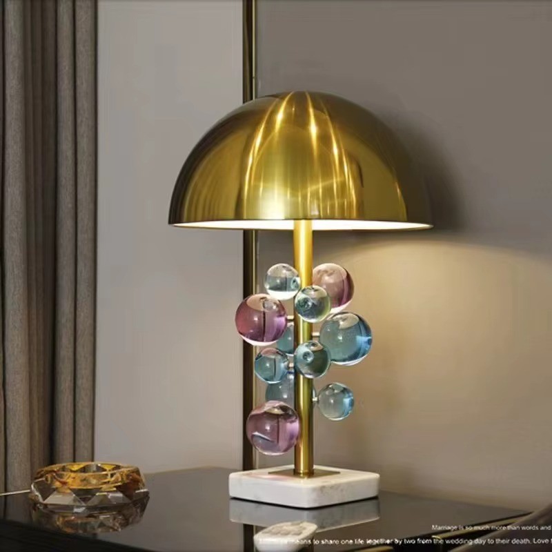 Lampe de table cristal dorée LED style Art Déco pour chambre salon