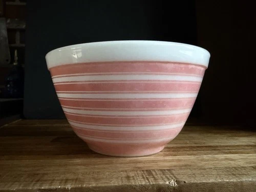 Pyrex 401 Pink Stripe Ring Mixing Bowl Vintage Glass 1 1/2 Pt USA