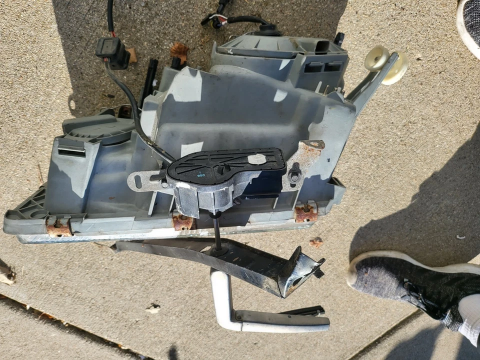 Faros delanteros W126 Bixenon para TODOS LOS 126 cuadros Mercedes Benz: 420sel 560sel, etc... Foto 4 de 4