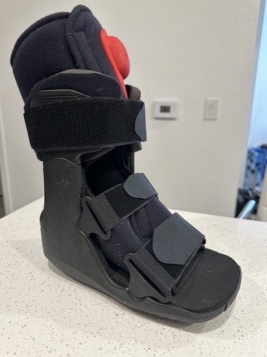 DonJoy XcelTrax Air Walking Boot (Small ) Self adhesive Closure - Picture 4 of 13