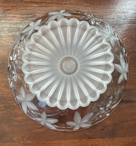 MIKASA CRYSTAL FRUIT / CENTERPIECE FROSTED PEDESTAL & FLOWERS & GRAPES BOWL - Picture 6 of 6