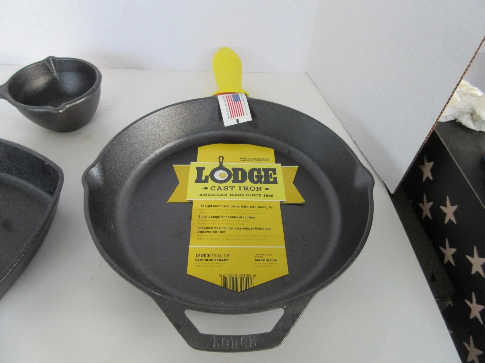 Lodge Cast Iron 3 Piece Set of 12" & 10"Skillets & 5" Pouring Pot