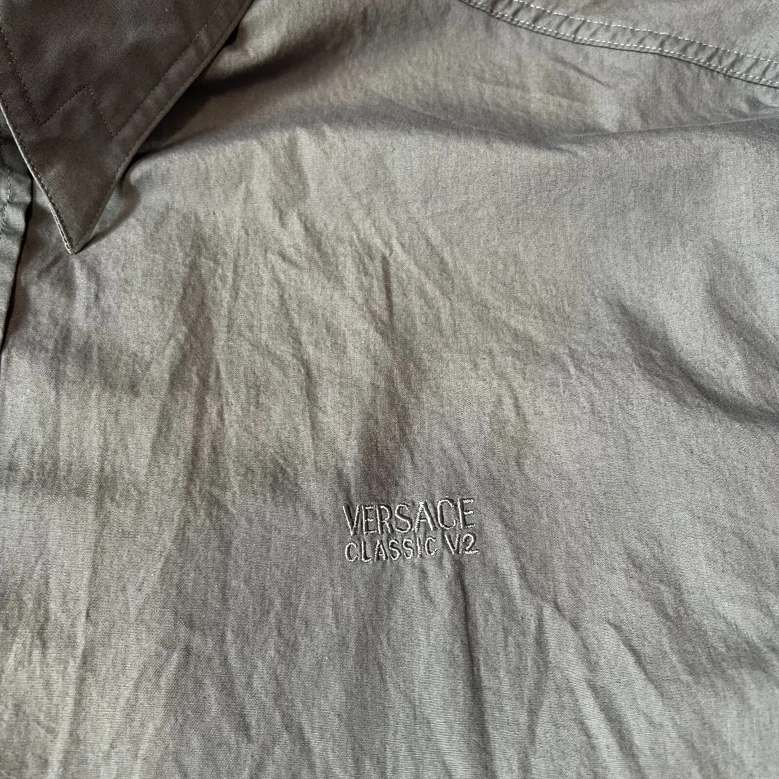 Camicia Versace Classic V2 grigio tinta unita ricamata 2XLT manica lunga con bottoni