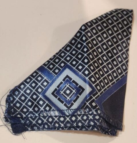 New 12" 100% Polyester Pocket Square Men's Handkerchief  Deep Blue Checkered - Afbeelding 1 van 3