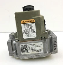 Honeywell VR8205S2262 Lennox 60M1601 Furnace Gas Valve used #G389