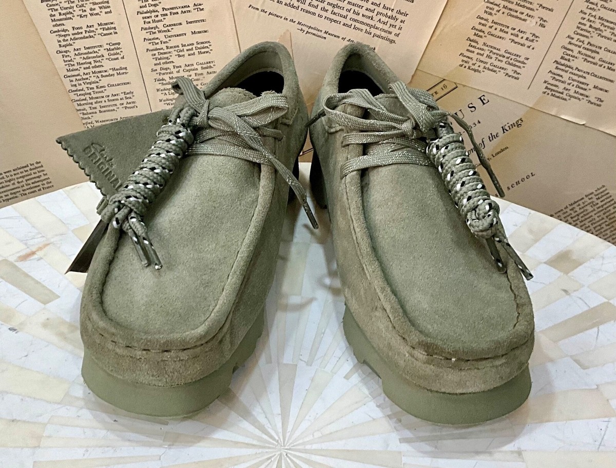 Anthropologie Clarks Wallabee GTX Flats Khaki Green Suede Laces