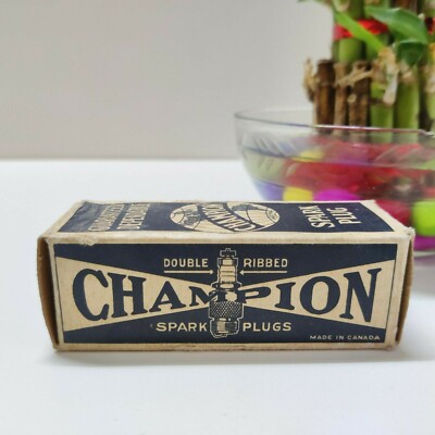 Vintage Double Ribbed C4 Champion Spark Plug Box Canada