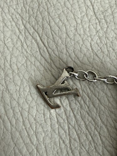 LOUIS VUITTON Monogram Flower Heart Charm Silver Chain Bracelet Black Enamel - Picture 3 of 5