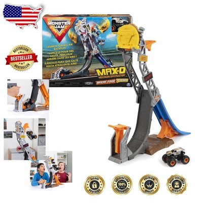 Max-D Break Free Playset with Exclusive 1:64 Scale Monster Truck
