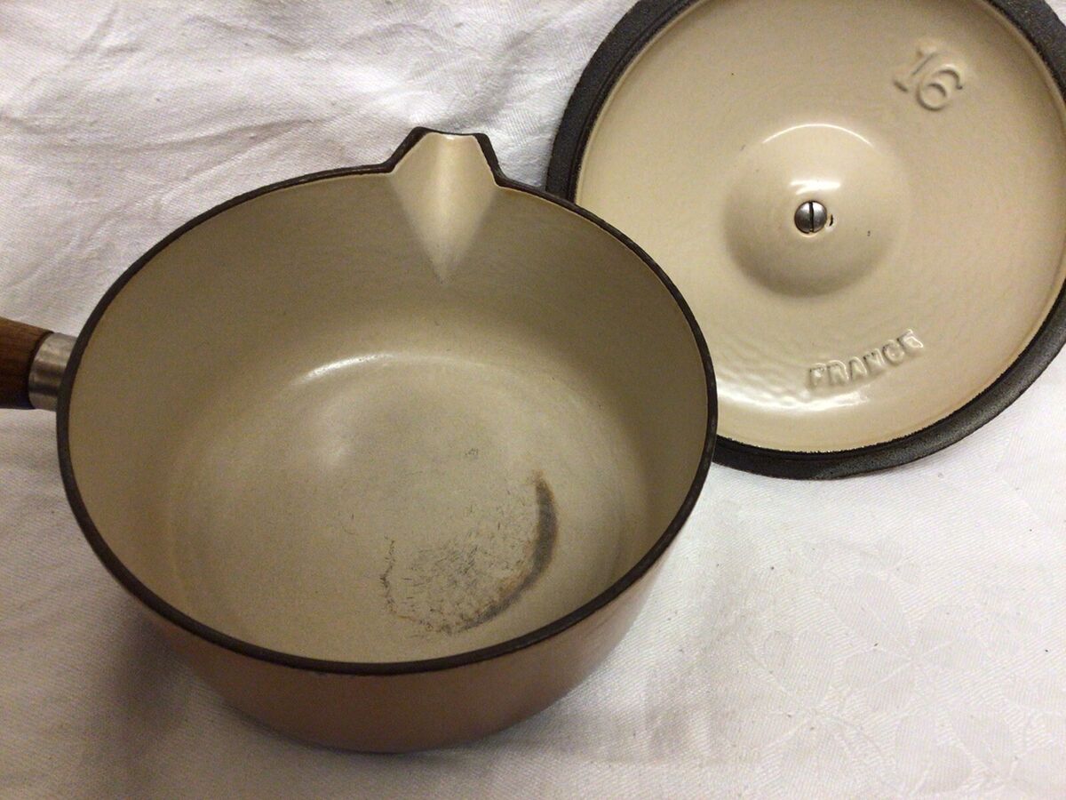 Vintage Le Creuset Round 16 cm Saucepan Sauce Pan With Lid Vintage Le Creuset Round 16 cm Saucepan Sauce Pan With Lid
