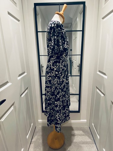QED LONDON ~ LADIES STUNNING BLACK & WHITE FLORAL V NECK DRESS SIZE UK 8-10 - Picture 7 of 12