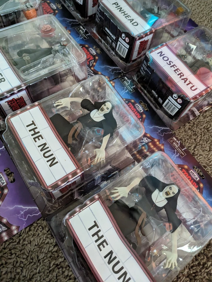 LOTE Toony Terrors Freddy Ghost Face Pinhead Nosferatu Michael Myers Miner Monja Ca Foto 2 de 4