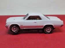 64 PONTIAC GTO WHITE ULTRA G CHASSIS,TJET HO SLOT ,CHROME RIMS LETTERED TIRES