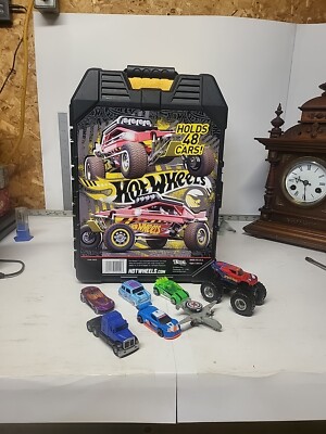 Hot Wheels 20020 Molded 48 Car Case With 7 Extra Vehicles All For One Price