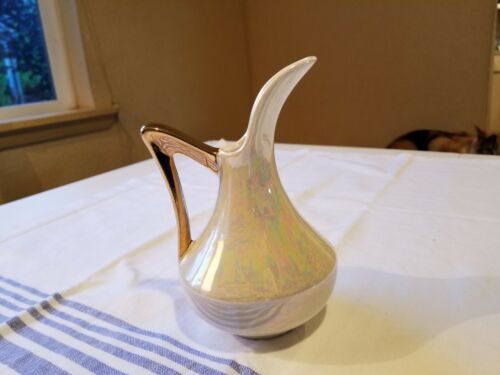Vintage Pioneer Pottery usa. 6" Pitcher 22K Gold Handle - Picture 1 of 8